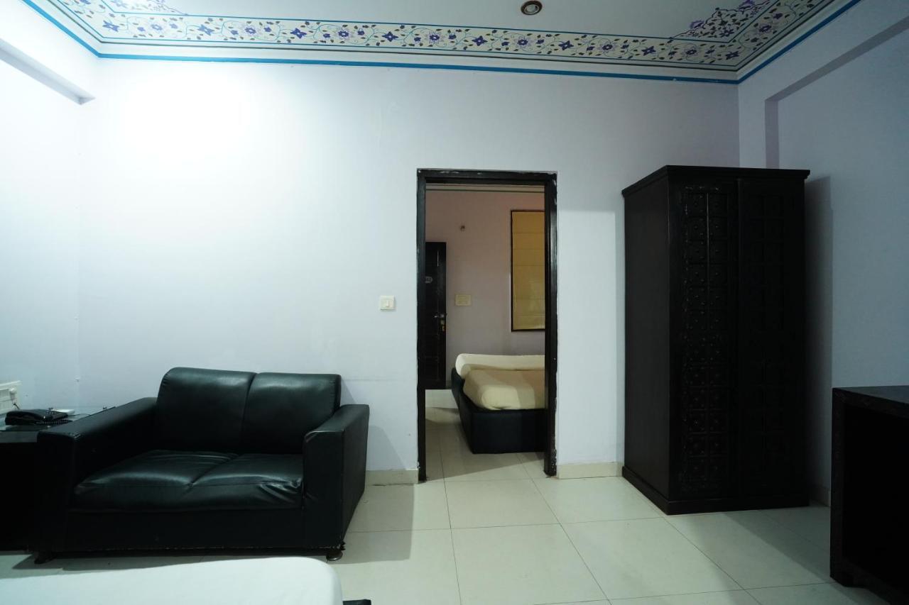 Hotel Jal Mahal Haveli ชัยปุระ ภายนอก รูปภาพ