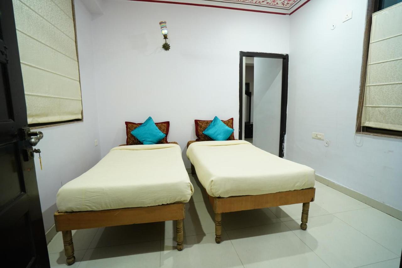 Hotel Jal Mahal Haveli ชัยปุระ ภายนอก รูปภาพ